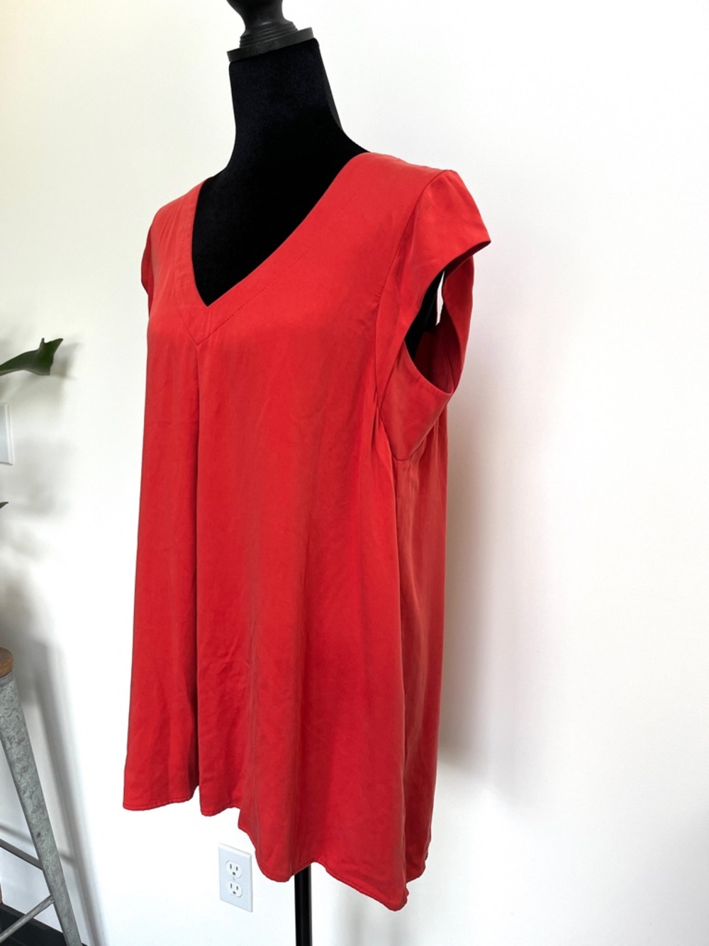 Anthropologie, Ally tunic top in beautiful rich orange by Maeve. Size medium